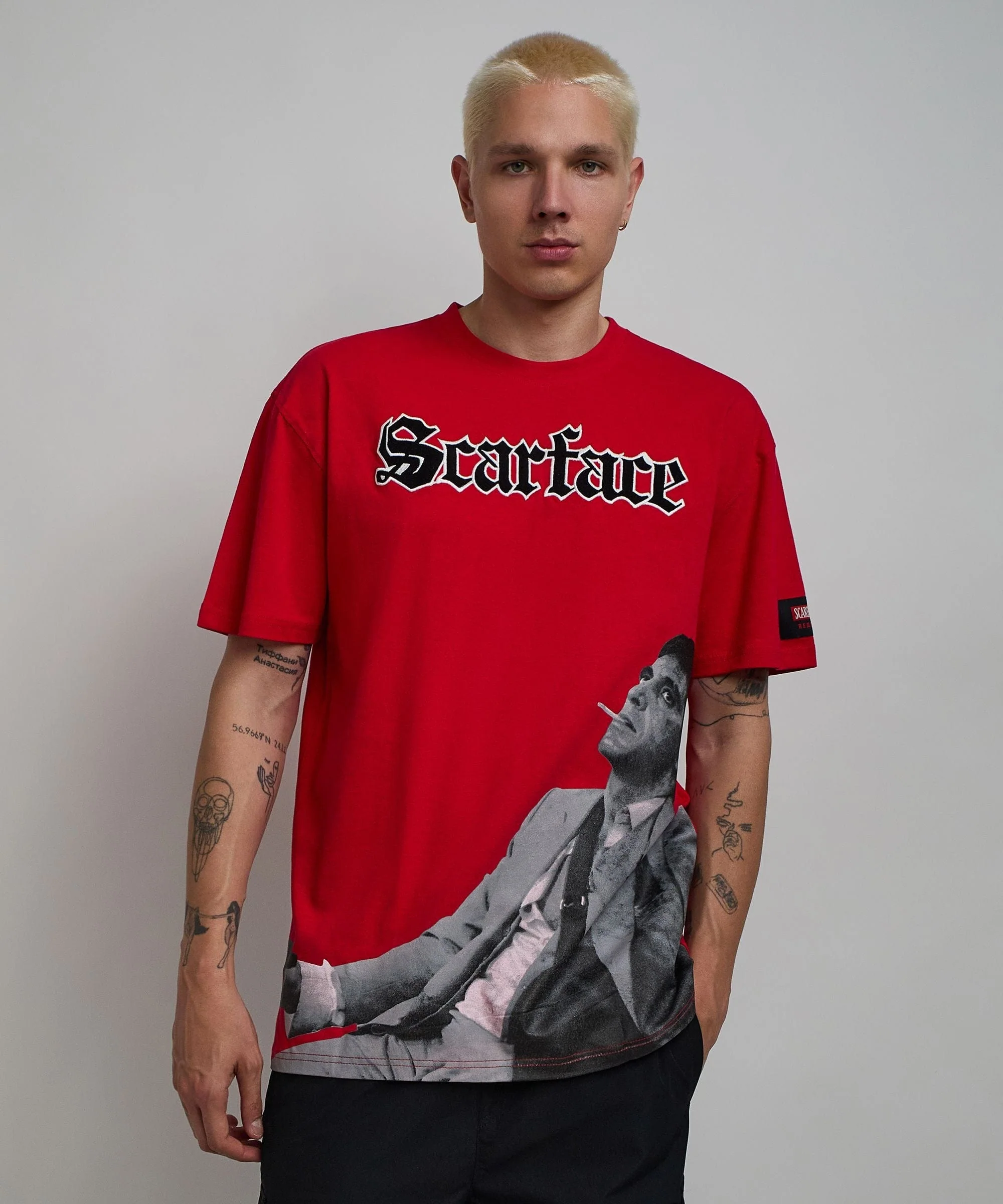 Scarface Old English Short Sleeve Tee - Red - Image 6